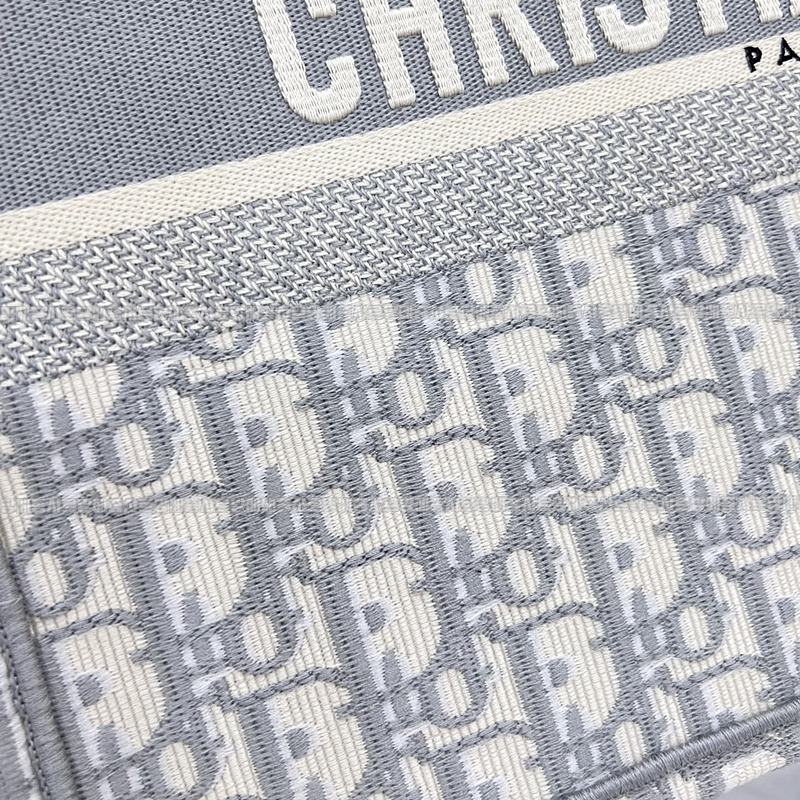 디올북토트백미디움  20260325-171519-010루.jpg