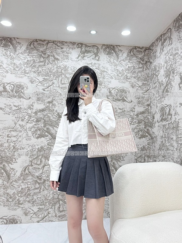 디올북토트백미디움  20260325-171804-016루.jpg