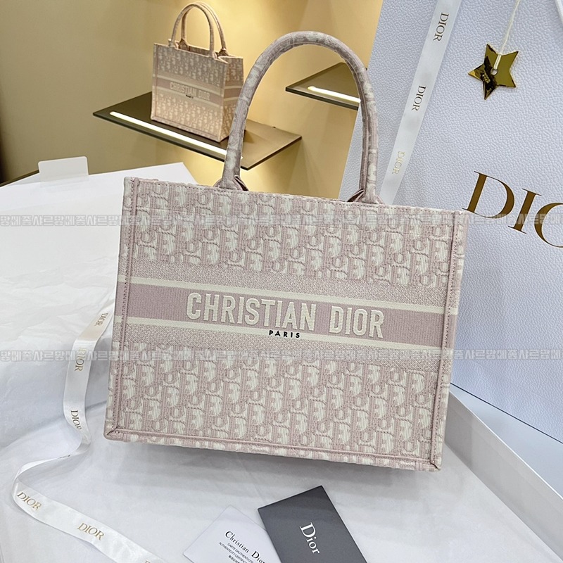 디올북토트백미디움  20260325-171802-001루.jpg