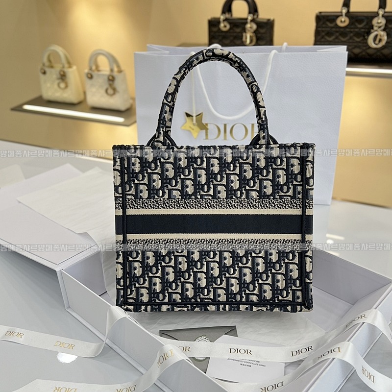 디올북토트백스몰20260326-095642-003루.jpg