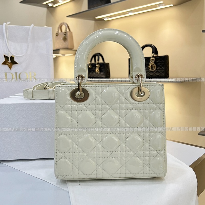 디올레이디스몰백20260326-105750-002루.jpg