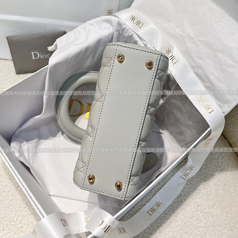 디올레이디미니백20260326-141036-004루.jpg