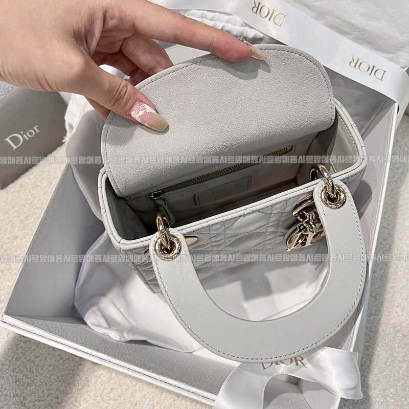 디올레이디미니백20260326-141036-006루.jpg