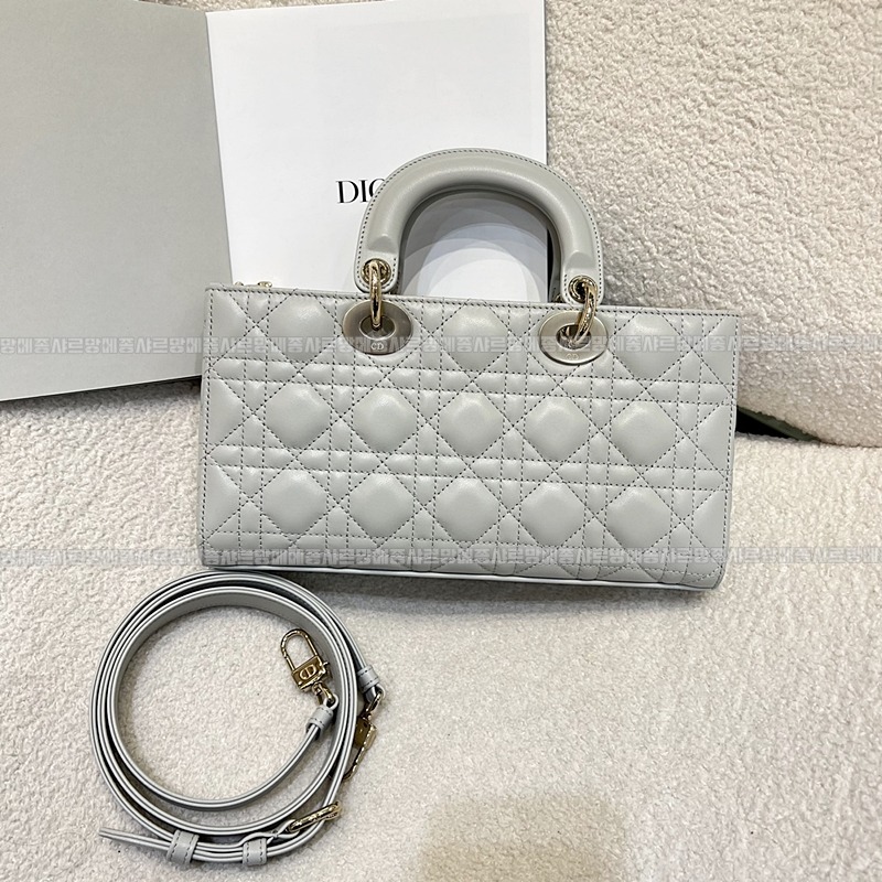 디올레이디미디움백20260328-110110-002루.jpg