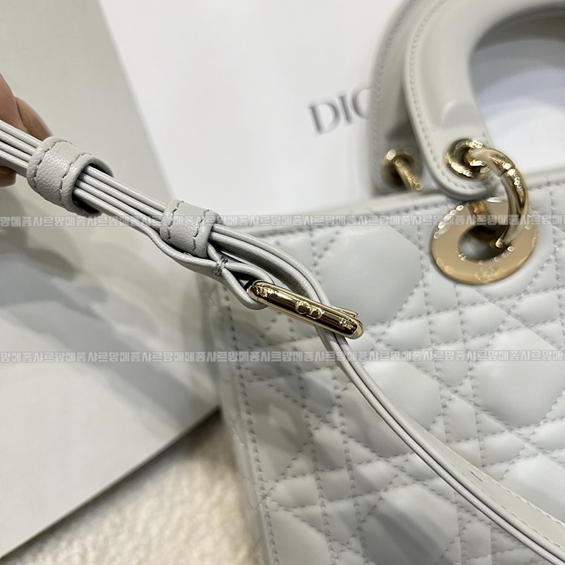 디올레이디미디움백20260328-110112-015루.jpg