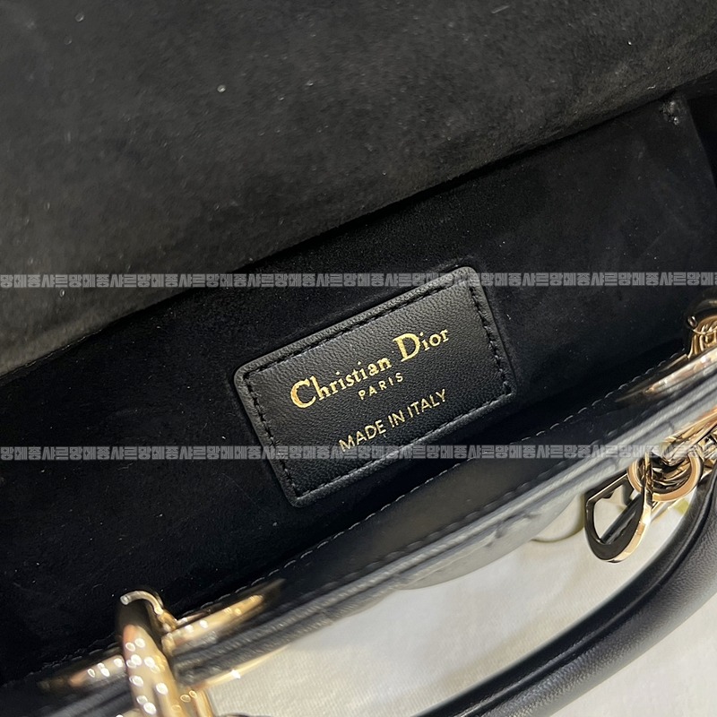 디올레이디디조이백스몰백  20260328-132141-007루.jpg