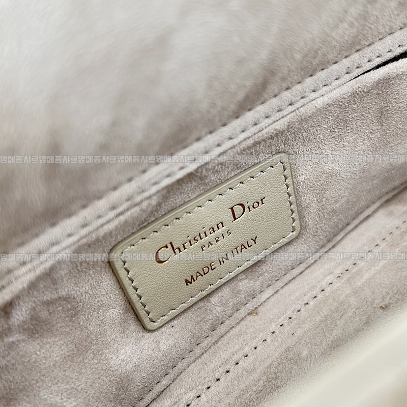 디올레이디디조이백스몰백  20260328-134704-006루.jpg