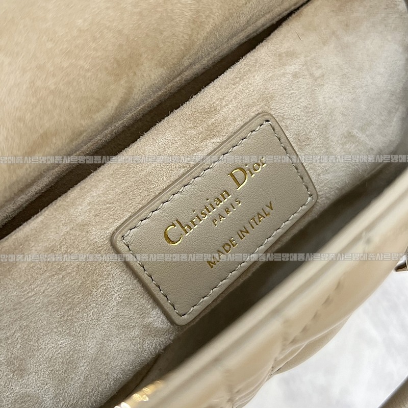 디올레이디디조이백스몰백  20260328-135343-006루.jpg