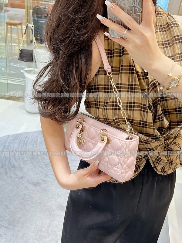 디올레이디디조이백스몰백  20260328-140019-015루.jpg