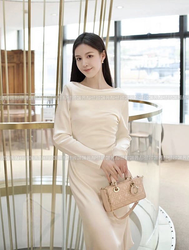 디올레이디디조이백스몰백  20260328-141123-022루.jpg