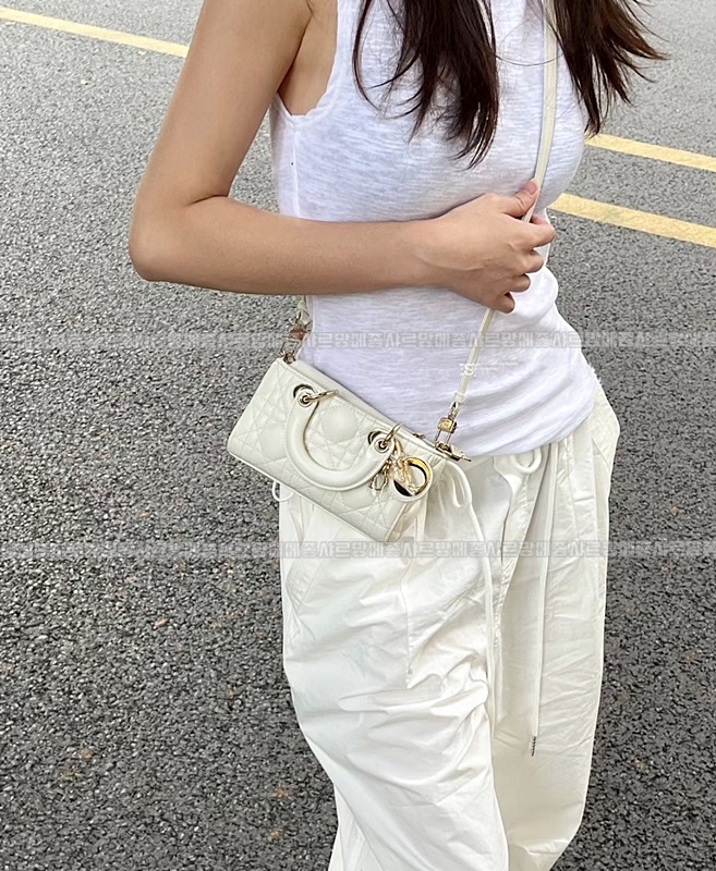 디올레이디디조이백미니백  20260328-151419-021루.jpg