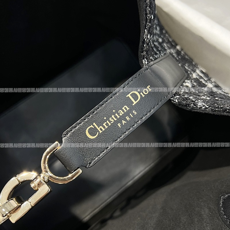 디올뚜주흐토트백  20260329-101237-009루.jpg