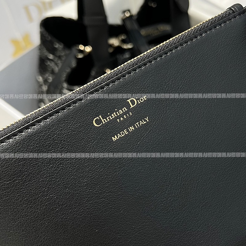 디올뚜주흐토트백  20260329-101237-011루.jpg