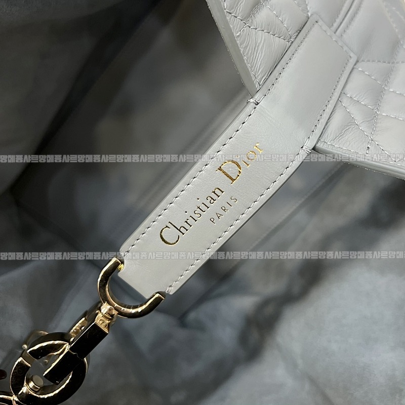 디올뚜주흐토트백  20260329-101530-009루.jpg