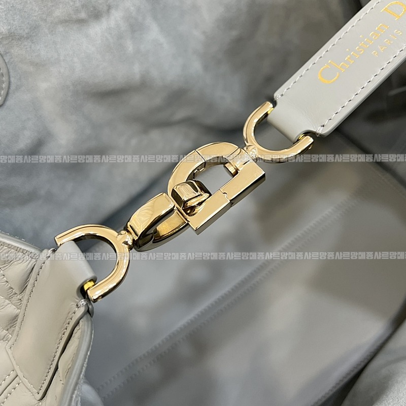 디올뚜주흐토트백  20260329-101531-014루.jpg