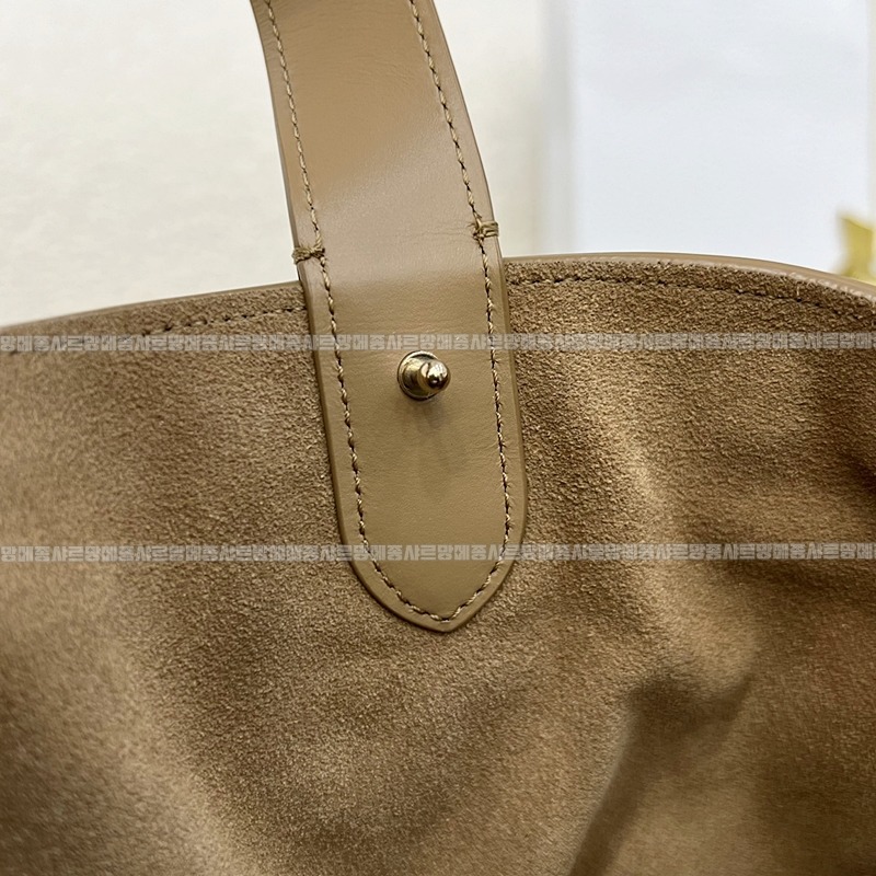 디올뚜주흐토트백  20260329-101814-002루.jpg