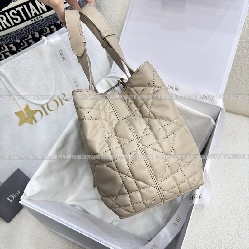 디올뚜주흐토트백  20260329-102238-003루.jpg