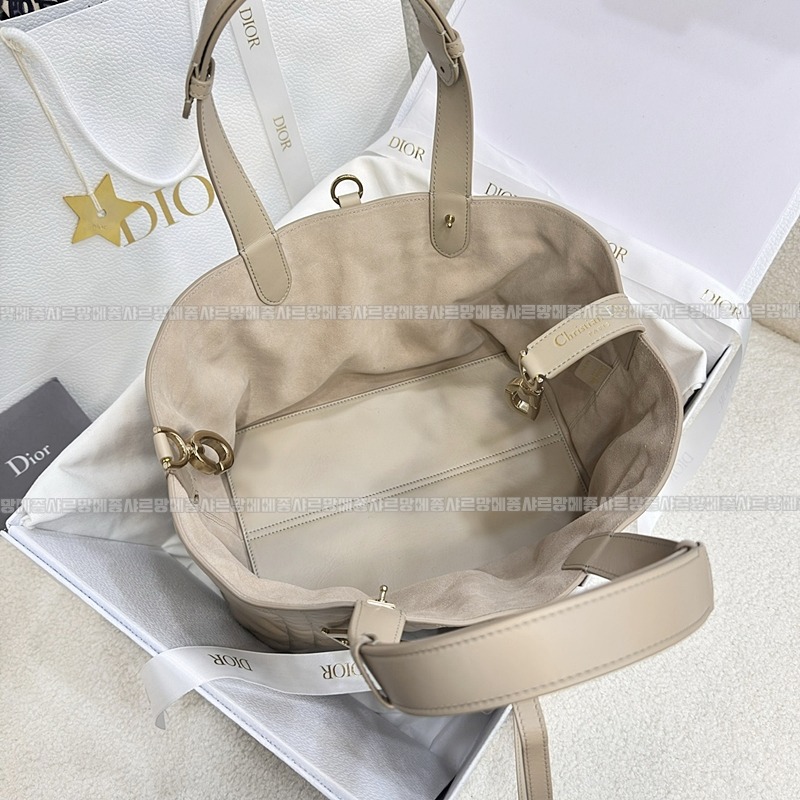 디올뚜주흐토트백  20260329-102238-006루.jpg