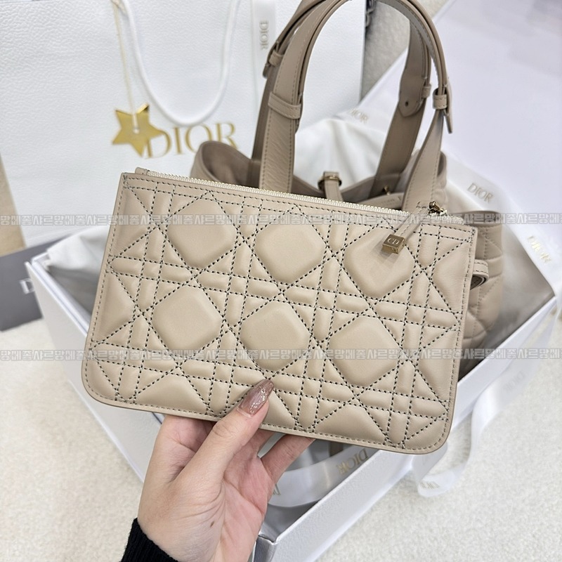 디올뚜주흐토트백  20260329-102238-007루.jpg