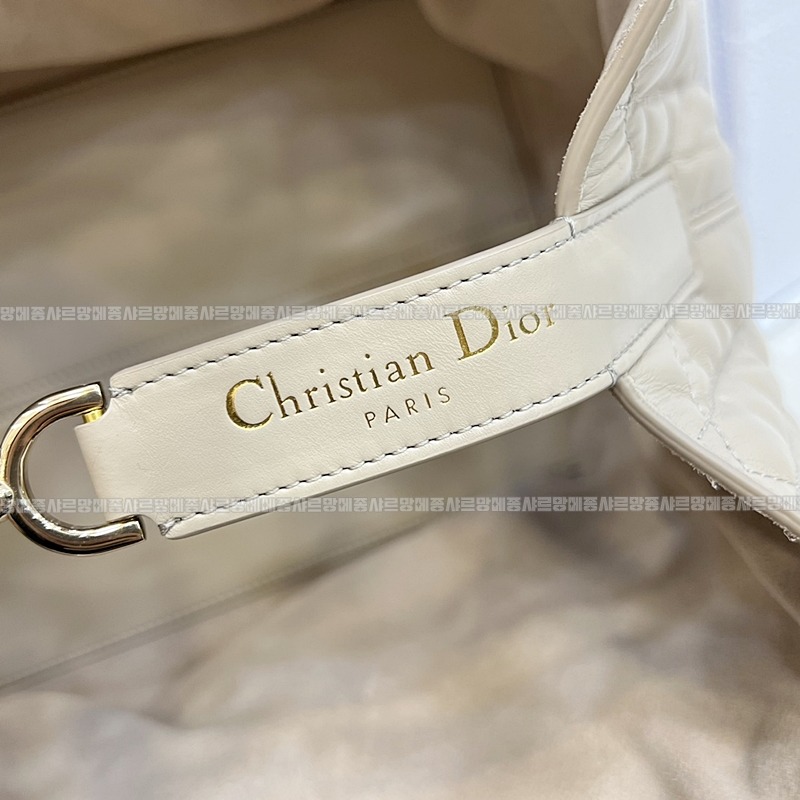 디올뚜주흐토트백  20260329-102239-009루.jpg