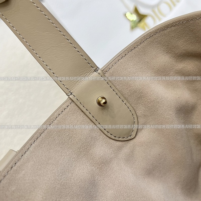 디올뚜주흐토트백  20260329-102240-014루.jpg