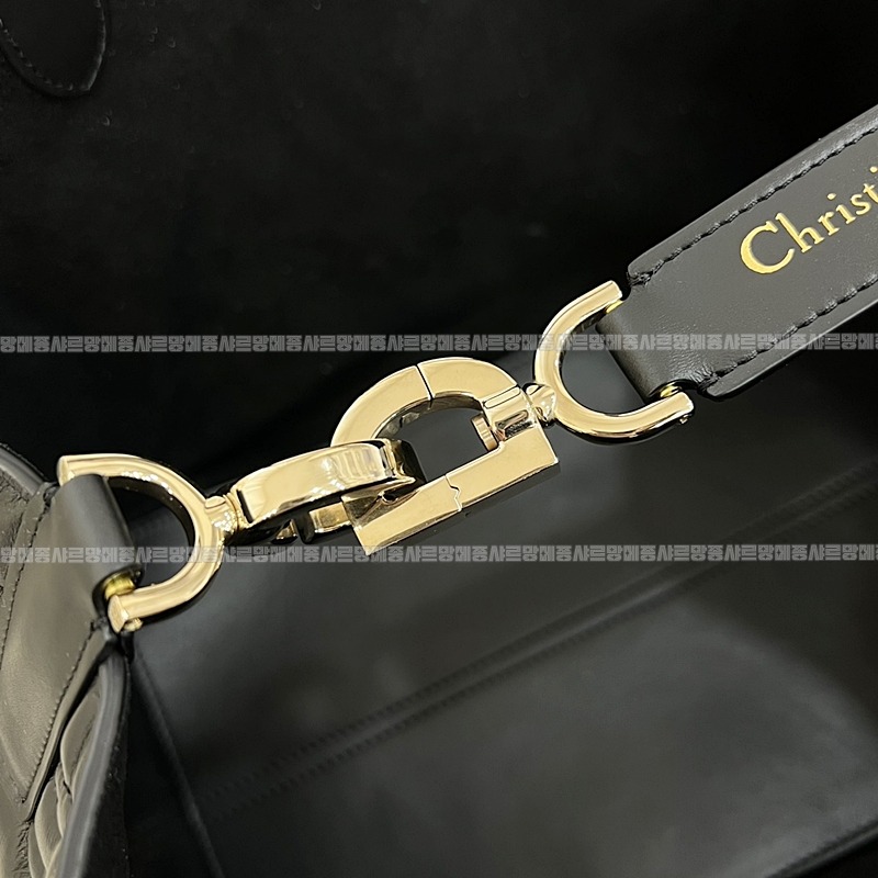 디올뚜주흐토트백  20260329-102630-010루.jpg