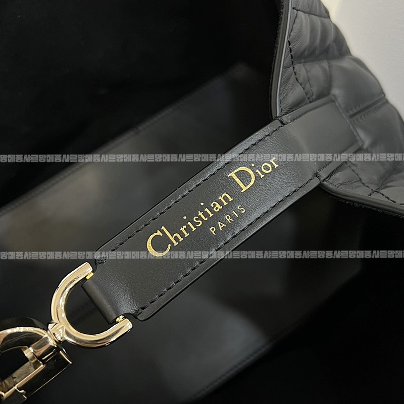 디올뚜주흐토트백  20260329-102630-011루.jpg