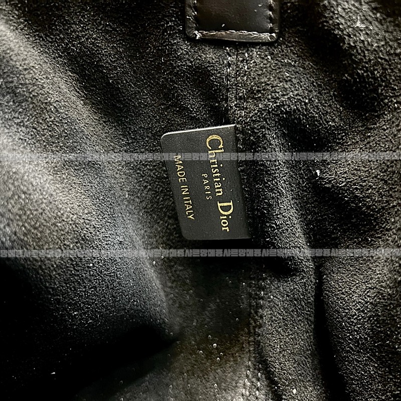 디올뚜주흐토트백  20260329-102631-016루.jpg