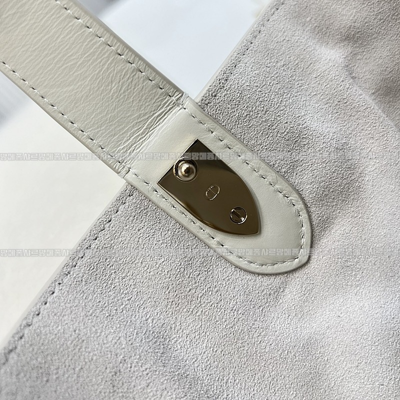 디올뚜주흐토트백  20260329-102910-013루.jpg