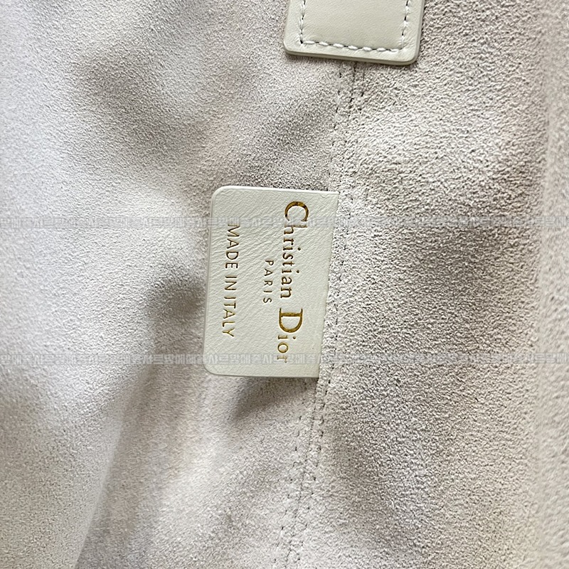 디올뚜주흐토트백  20260329-102911-015루.jpg