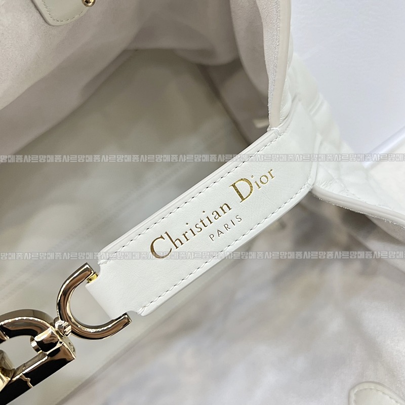 디올뚜주흐토트백  20260329-102911-017루.jpg