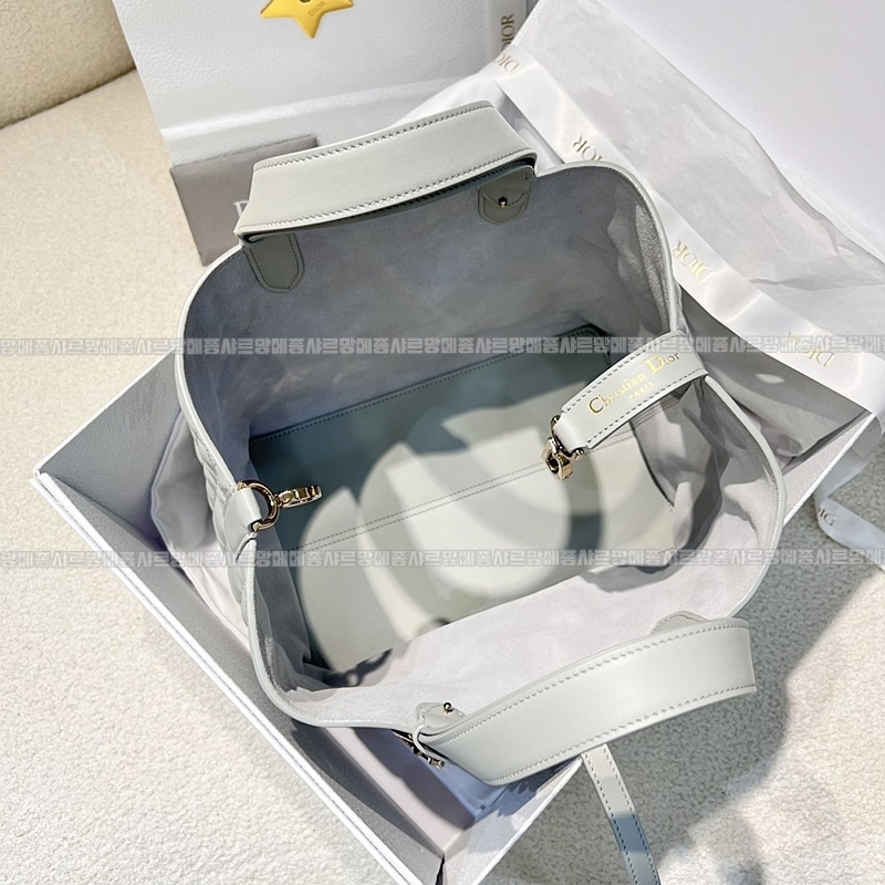 디올뚜주흐토트백  20260329-103141-005루.jpg