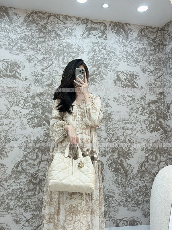 디올뚜주흐토트백  20260329-103624-019루.jpg