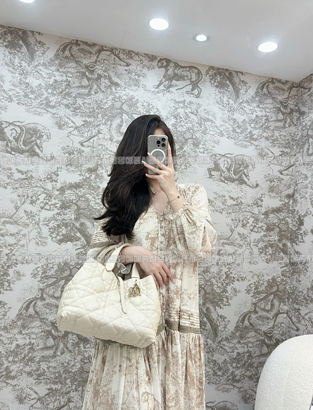 디올뚜주흐토트백  20260329-103624-018루.jpg