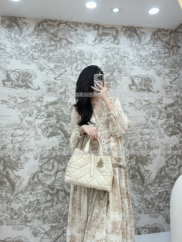 디올뚜주흐토트백  20260329-103624-020루.jpg