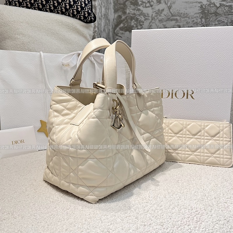 디올뚜주흐토트백  20260329-103622-003루.jpg