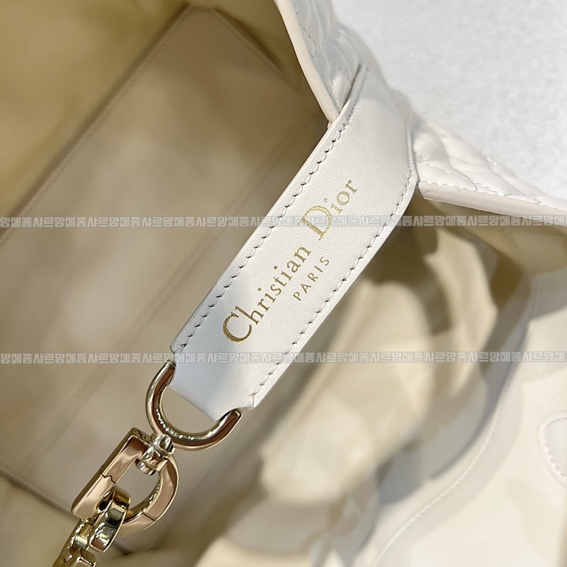 디올뚜주흐토트백  20260329-103622-006루.jpg