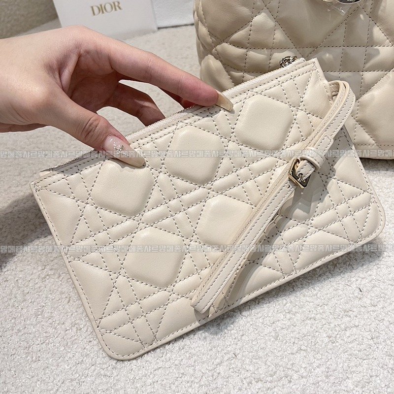 디올뚜주흐토트백  20260329-103623-011루.jpg