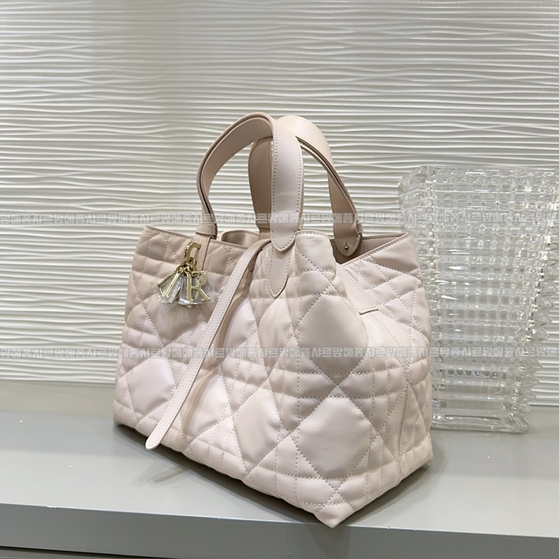 디올뚜주흐토트백  20260329-103832-002루.jpg