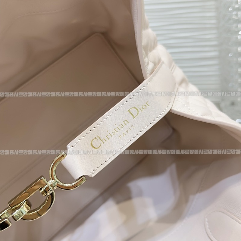 디올뚜주흐토트백  20260329-103833-007루.jpg