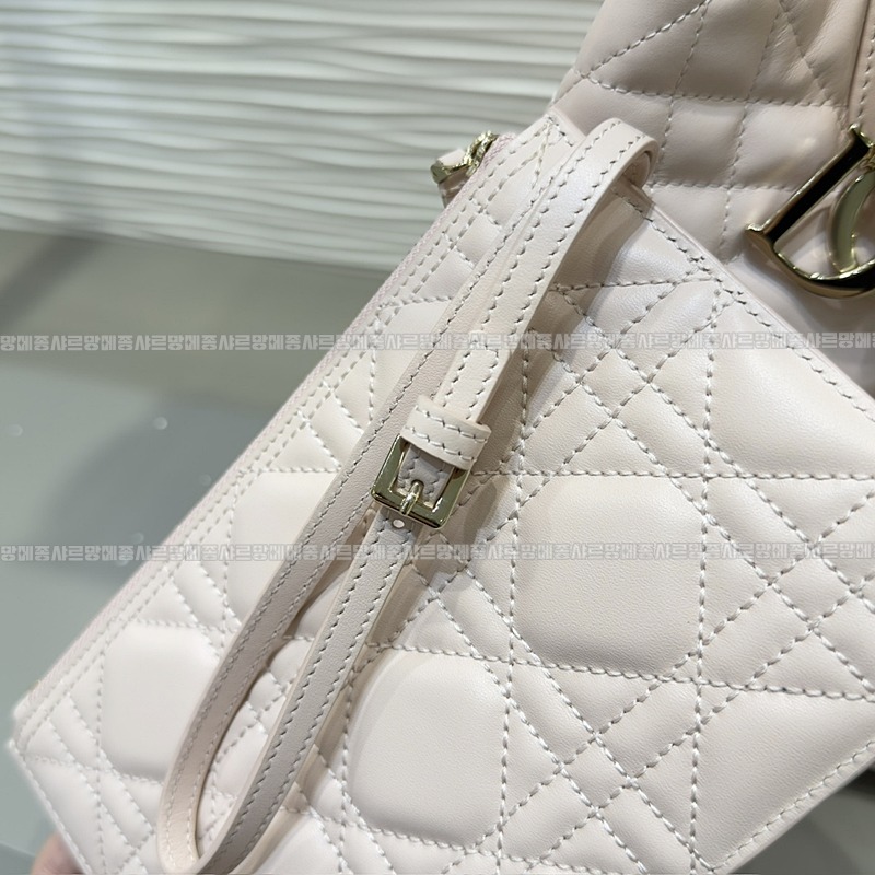 디올뚜주흐토트백  20260329-103834-011루.jpg