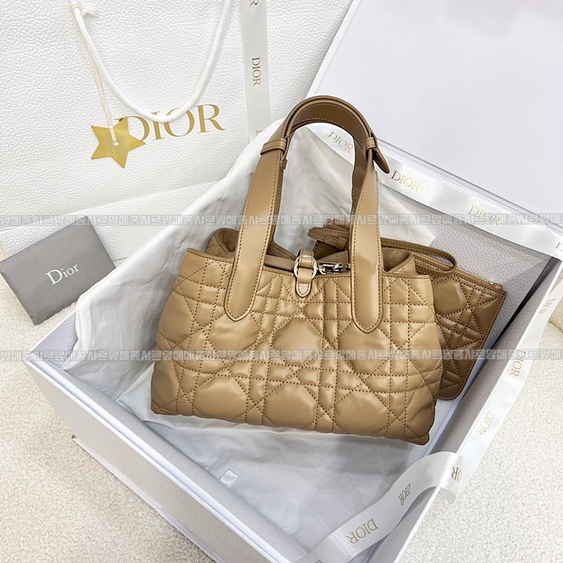 디올뚜주흐토트백스몰  20260329-105033-002루.jpg