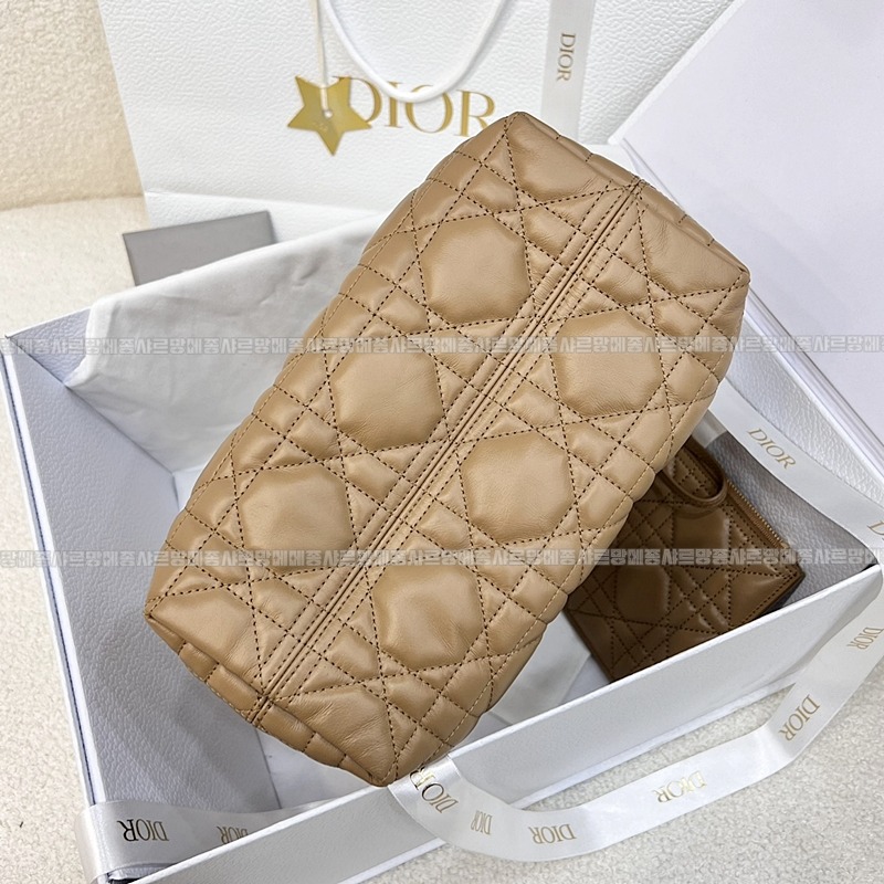 디올뚜주흐토트백스몰  20260329-105033-004루.jpg