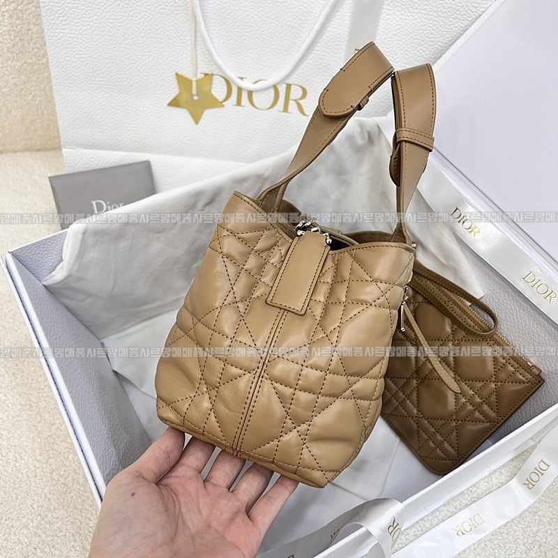 디올뚜주흐토트백스몰  20260329-105033-003루.jpg