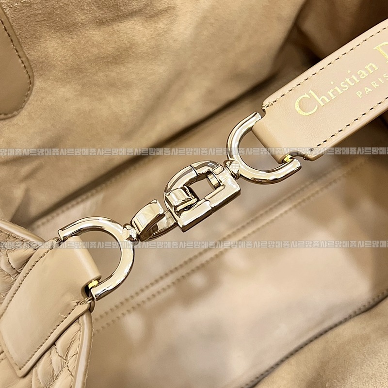 디올뚜주흐토트백스몰  20260329-105034-007루.jpg