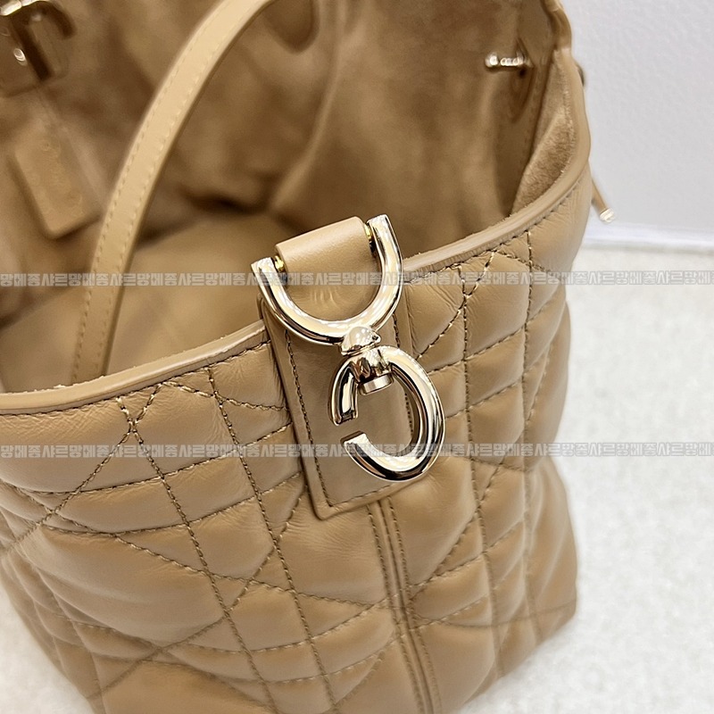 디올뚜주흐토트백스몰  20260329-105034-011루.jpg