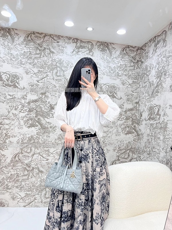 디올뚜주흐토트백스몰  20260329-105414-028루.jpg