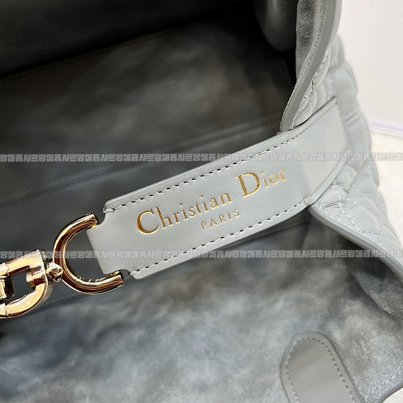 디올뚜주흐토트백스몰  20260329-105410-006루.jpg