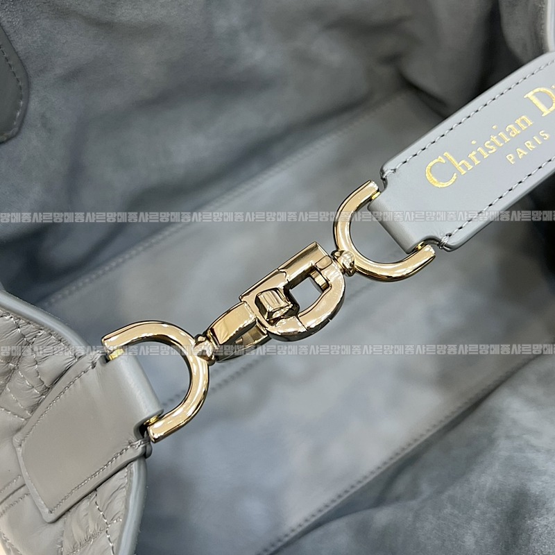 디올뚜주흐토트백스몰  20260329-105410-007루.jpg