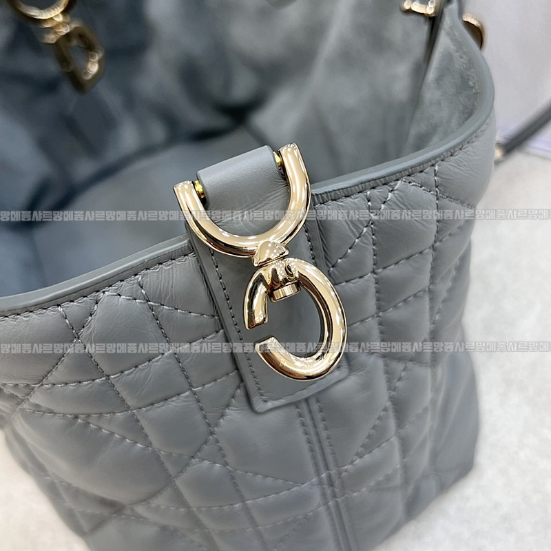 디올뚜주흐토트백스몰  20260329-105411-014루.jpg